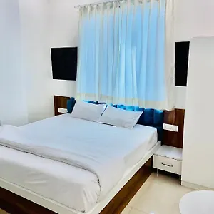 Three Brothers And Restaurant Hotel