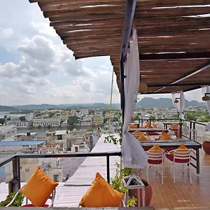 2* Hotel Banjara Heritage